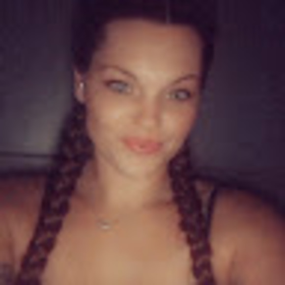 Meet your Posher, Nichole - Picture 1 of 1